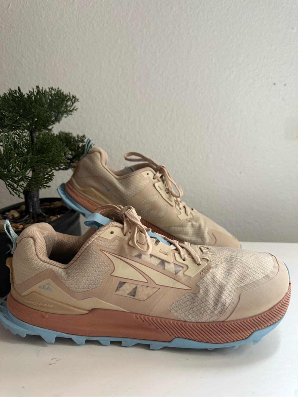Altra Lone peak 7 women size 9.5 cream trail Running Shoes and Light Blue